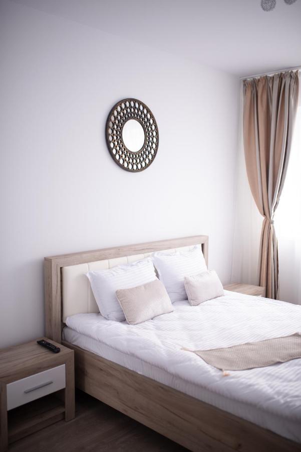 Apartament Denissia オラデア エクステリア 写真