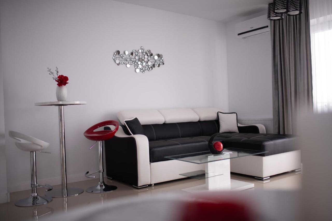 Apartament Denissia オラデア エクステリア 写真