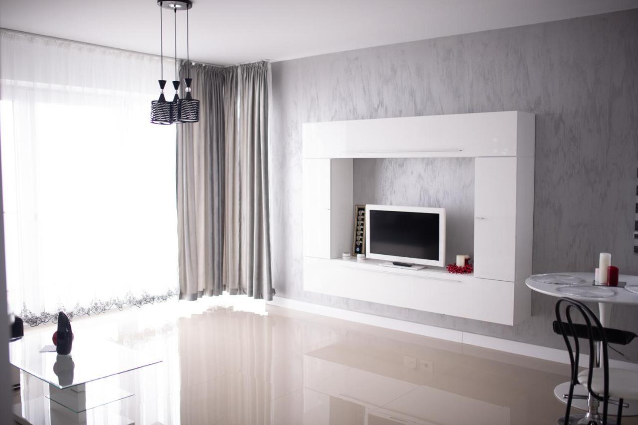 Apartament Denissia オラデア エクステリア 写真