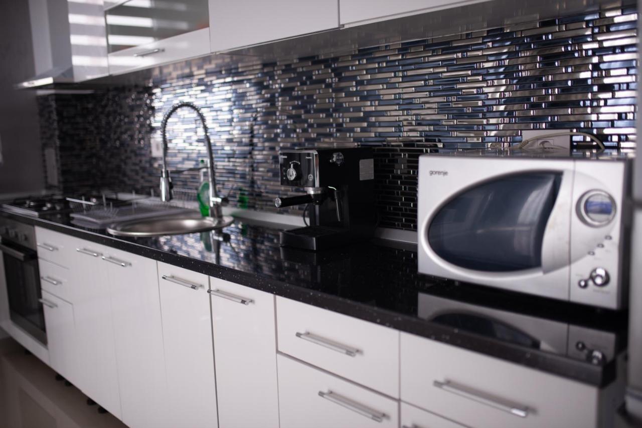 Apartament Denissia オラデア エクステリア 写真