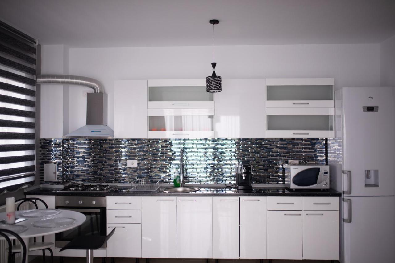 Apartament Denissia オラデア エクステリア 写真
