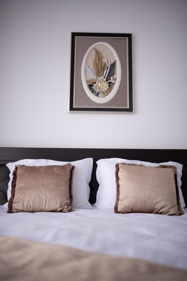 Apartament Denissia オラデア エクステリア 写真